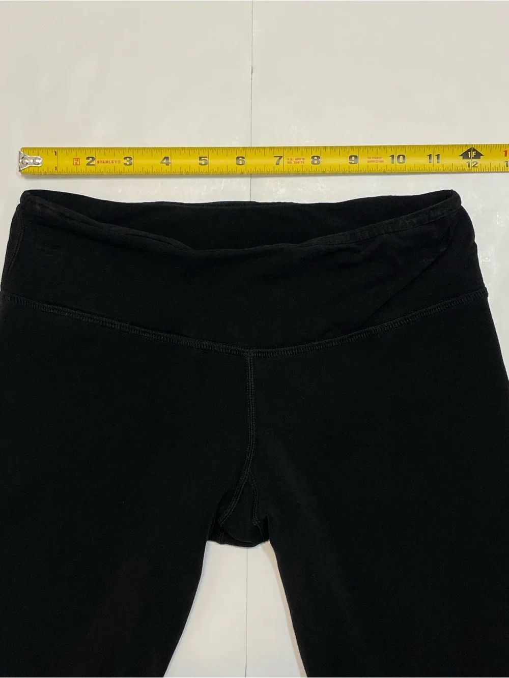 Lululemon Black Cropped Activewear Leggings - Size 4 (Fits XS) 17